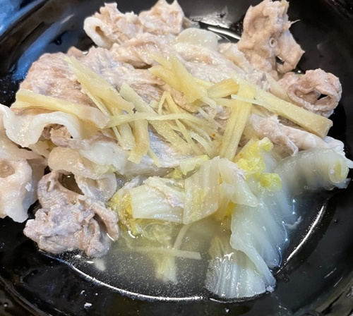 写真：白菜と豚肉の生姜蒸し